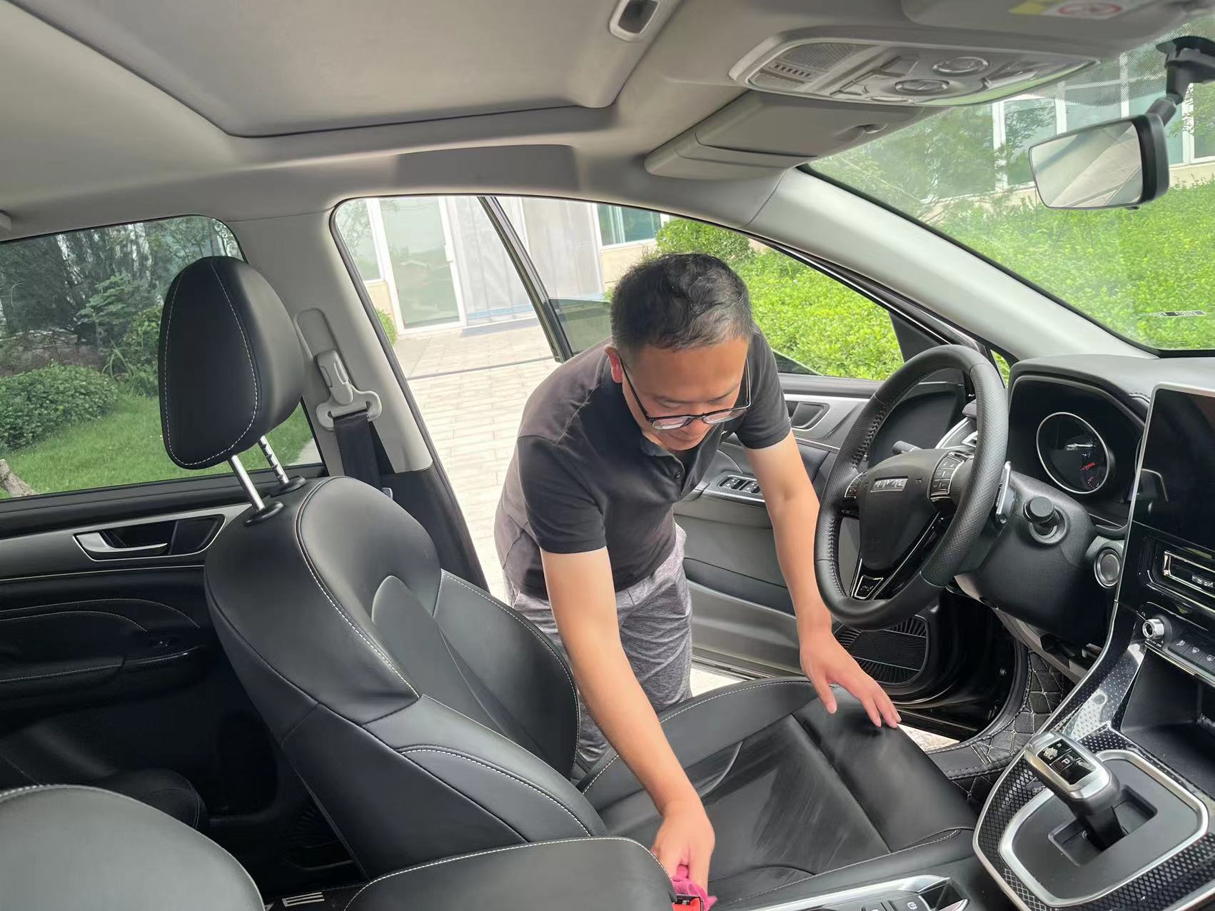 qm球盟会网站清治员工风采丨平凡之“光”，闪“耀力量”