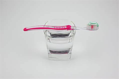 转阴15天才有抗体？不换牙刷会复阳？这18个疯传谣言，别被骗了！